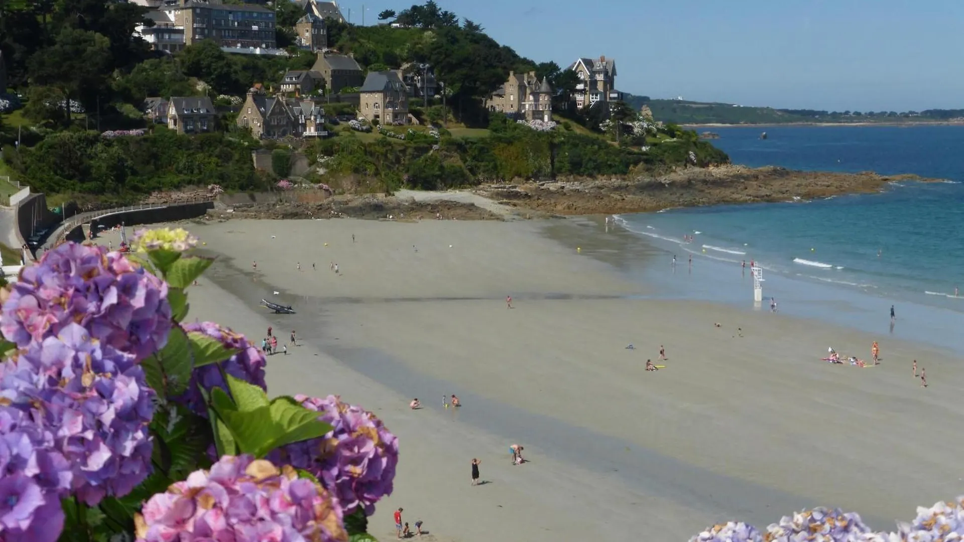 Holiday Home In Port Blanc By Sandy Beach, Cleaning Included  Port-Blanc